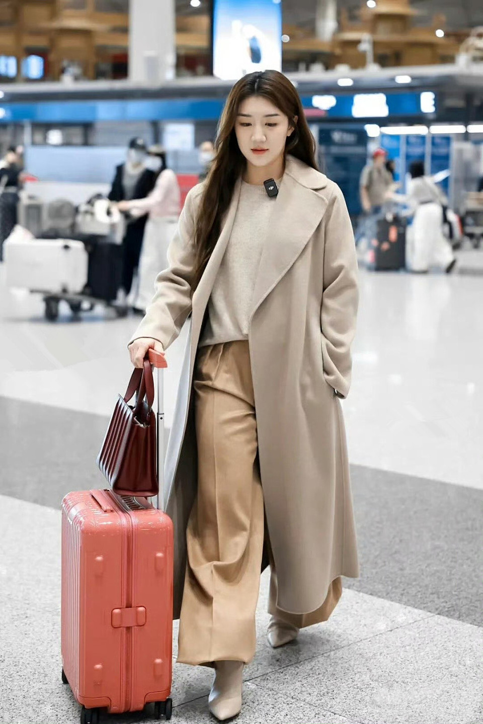 一个创始于, 典的驼色大, Mara经